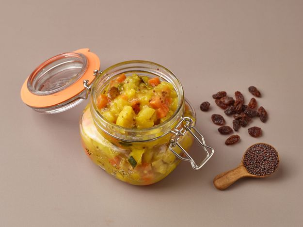 Golden Beetroot Piccalilli Product Image